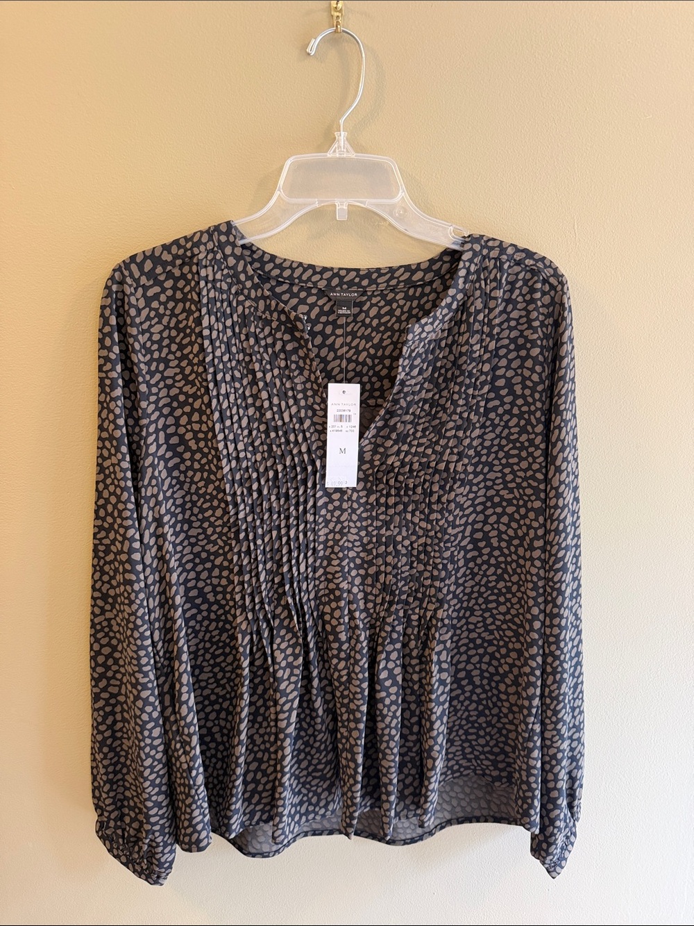 Anne Taylor Pleated V-Neck Black and Taupe Printed Blouse